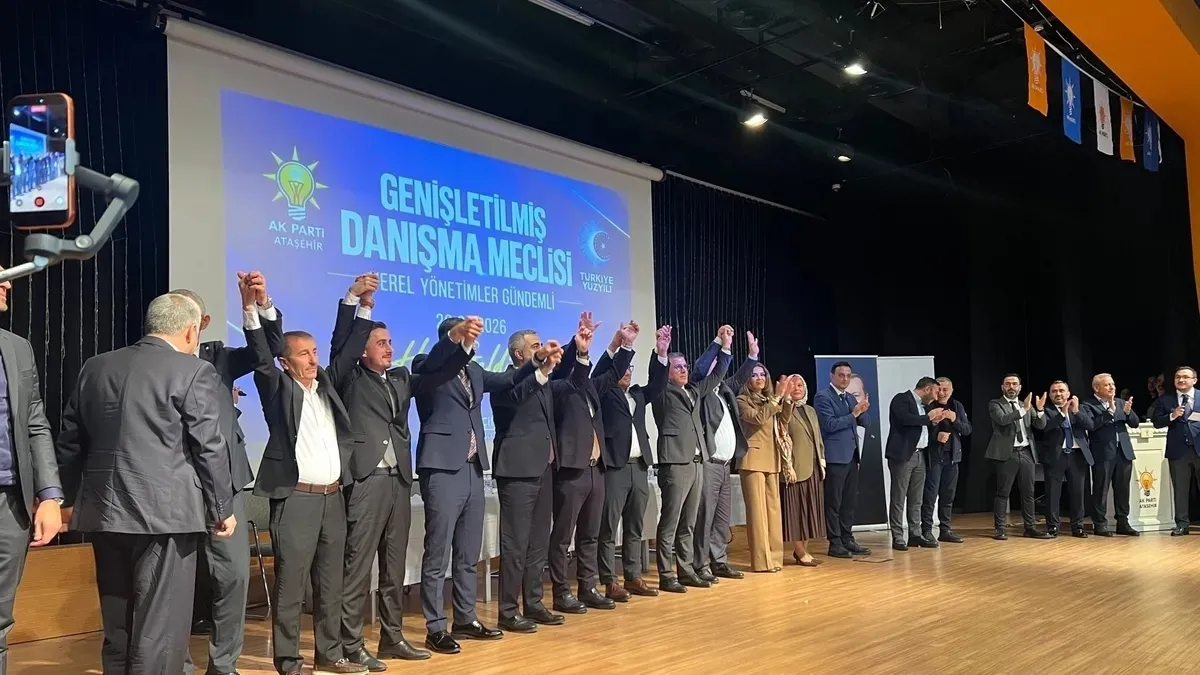 CHP'li Ataşehir'de peş peşe istifalar! 6 Meclis üyesi AK Parti'ye katıldı