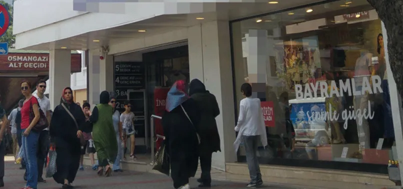 ‘Bomba var’ diye bağırdı mağazadaki bazı müşteriler para ödemeden kaçtı