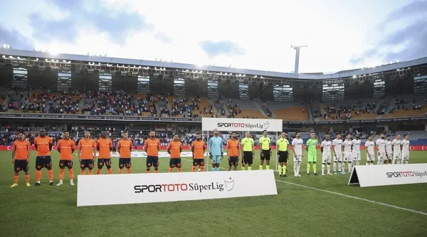 basaksehir-alanyaspor-canli-anlatim-basaksehir-alanyaspor-maci-saat-kacta-1662228812844.jpg Başakşehir dolu dizgin! Alanyaspor'u 2 golle geçtiler