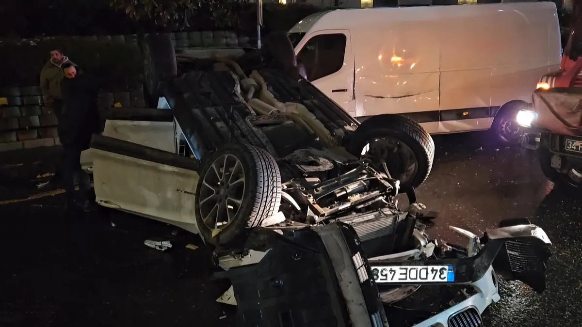 Beşiktaş'ta zincirleme kaza: 2 kişi hastaneye kaldırıldı