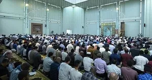 New York’ta ezan sesi hoparlörle dışarıya verildi