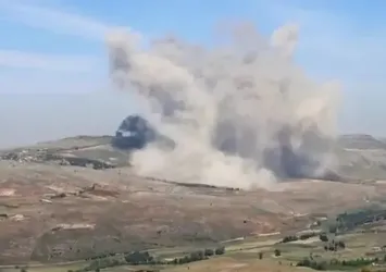 Katil İsrail’den Lübnan’a hava saldırısı!