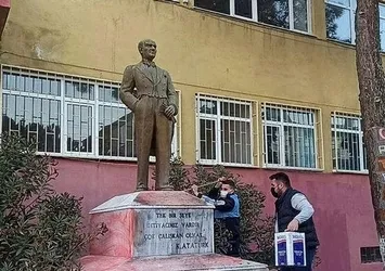 Tekirdağ'da Atatürk heykeline çirkin saldırı! Valilik harekete geçti
