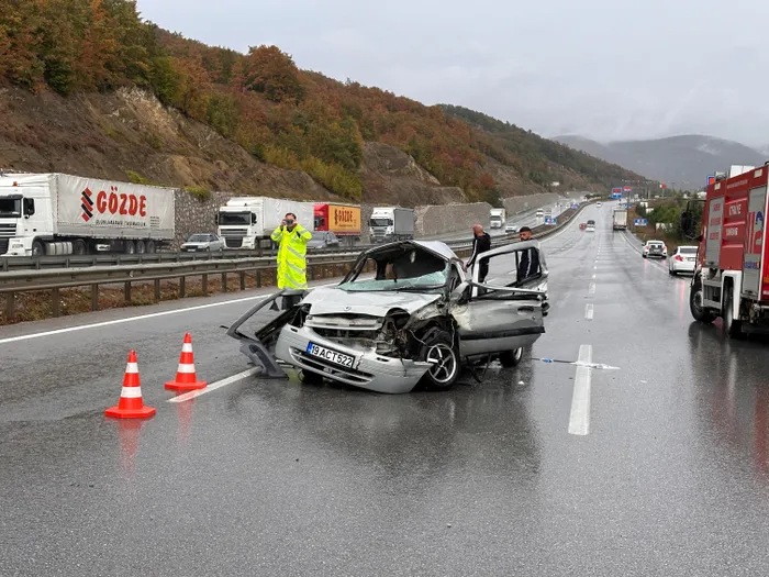 samsun-ankara-kara-yolunda-zincirleme-trafik-kazasi-3-olu-10-yarali-1724580151004.jpg Samsun Ankara kara yolunda zincirleme trafik kazası! 3 ölü 10 yaralı - 1