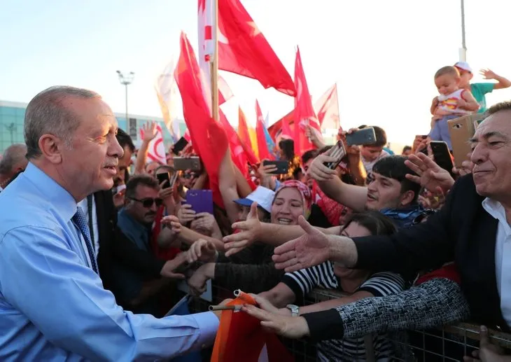 KKTC’de Başkan Erdoğan’a coşkulu karşılama