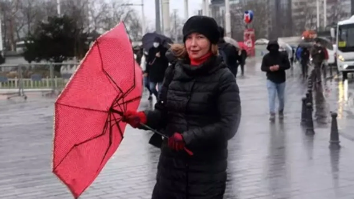 İstanbul'da sert rüzgar etkili oldu