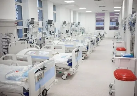 Yoğun bakımda iğrenç olay! Kanserli hastaya cinsel istismar: Sapık hemşirenin cezası açıklandı!