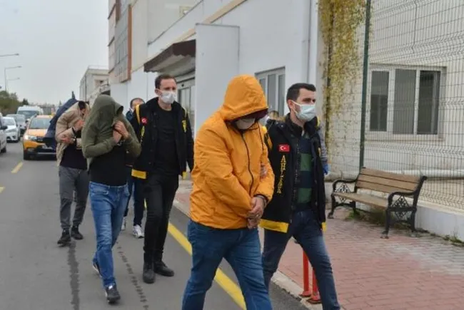 Adana’daki fuhuş operasyonunda flaş gelişmeler! Tehdit edip ifadeyi geri çektirmeye çalıştılar - 2