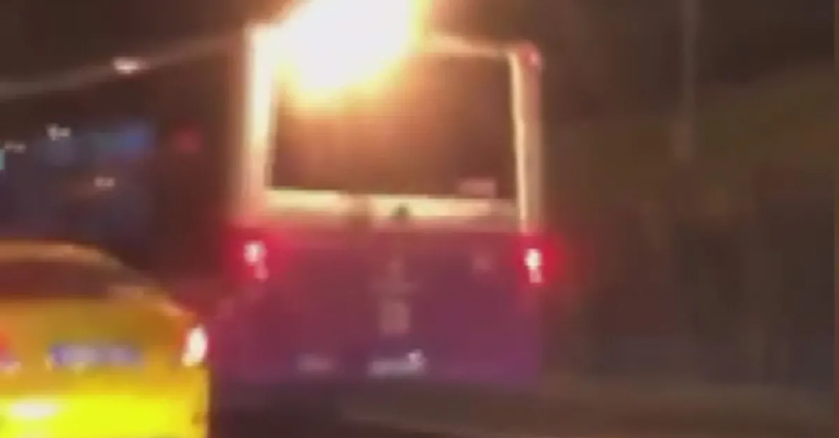 Son dakika: İstanbul'da trafikte şoke eden görüntü! Alev alan yolcu otobüsü yoluna böyle devam etti