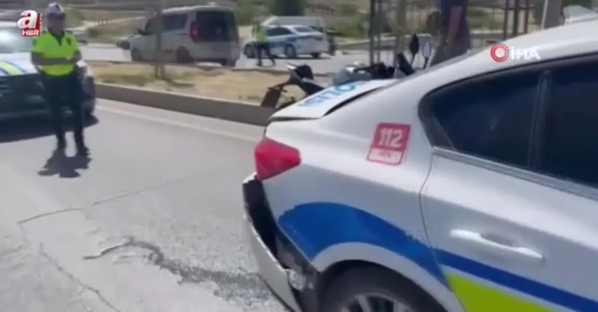 Kamyonet polis aracına çarptı
