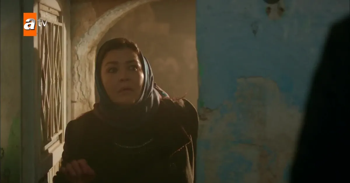 Azize ve Hanife yüzleşiyor! "Sen bana ihanet ettin!" - Hercai 31. bölüm