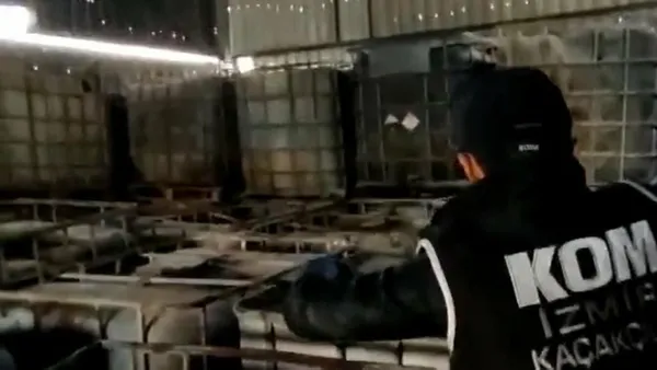 izmirde-bin-ton-karisimli-kacak-akaryakit-ele-gecirildi-1666062542589.jpg İzmir’de bin ton karışımlı kaçak akaryakıt ele geçirildi! - 1