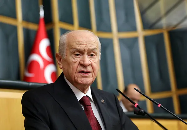 son-dakika-mhp-genel-baskani-devlet-bahceliden-manisada-aday-belli-karar-net-mitingi-bahceliden-onemli-aciklam-1666536437860.jpg Son dakika: MHP Genel Başkanı Devlet Bahçeli'den Manisa'da Aday Belli, Karar Net mitingi! Bahçeli'den önemli açıklamalar - 1