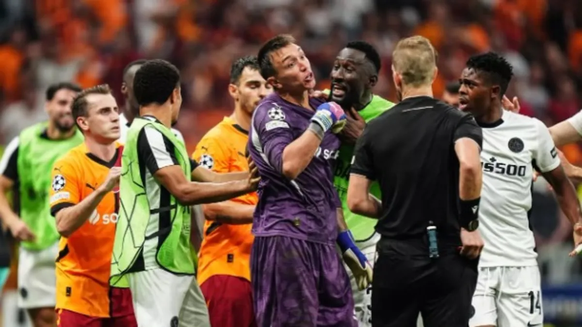 Galatasaray-Young Boys maçında yüksek tansiyon! Muslera çıldırdı