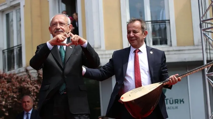 CHP’de ’50 vekil’ mesajı kaosu alevlendirdi! Kemal Kılıçdaroğlu’ndan Tanju Özcan’a sert çıkış: Ölürsem cenazeme gelme