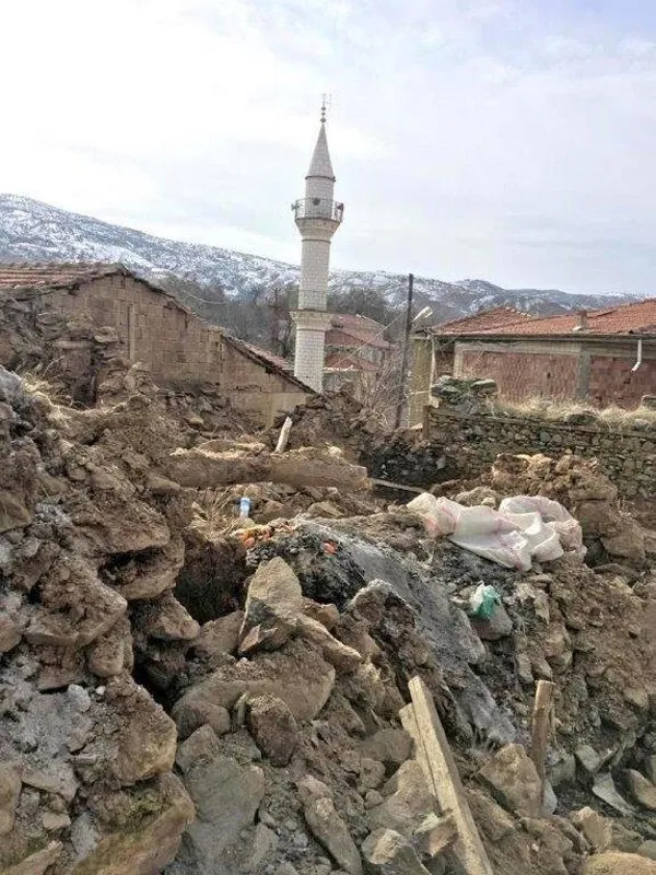 Kemal Sunal’ın evi Elazığ depreminde yıkıldı!