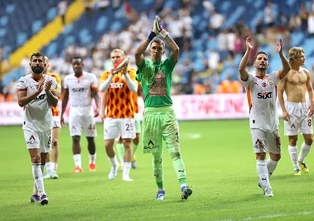 Galatasaray'da Osimhen sonrası şaşırtan hamle! Bir golcü daha...