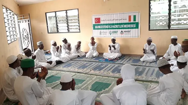 İsveç'te Kur'an-ı Kerim yakılmasına tepki olarak 40 ülkede hatim okundu - 2