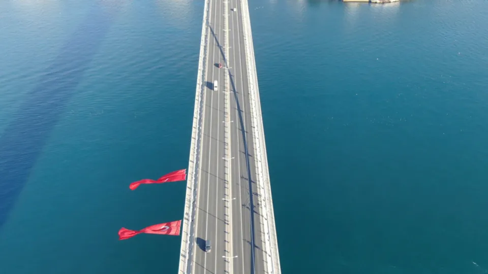 Yasağın ilk gününde İstanbul! 15 Temmuz Şehitler Köprüsü havadan böyle görüntülendi