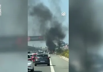 Seyir halindeki otomobil yandı