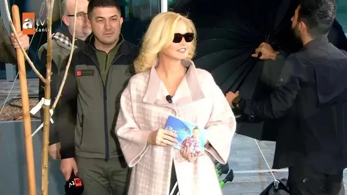 muge-anlidan-yesil-vatan-seferberligi-kampanyasina-destek-1762856884581.jpeg Kaynak: ATV