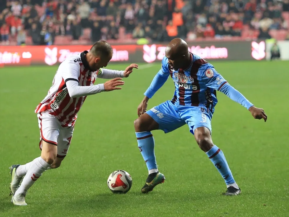 gol-sesi-cikmadi-penaltilar-konustu-karadeniz-derbisinde-gulen-taraf-trabzonspor-1776970423849.jpg Gol sesi çıkmadı penaltılar konuştu! Karadeniz derbisinde gülen taraf Trabzonspor - 3
