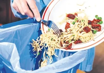 Porsiyonlar küçülsün artan yemek paket olsun