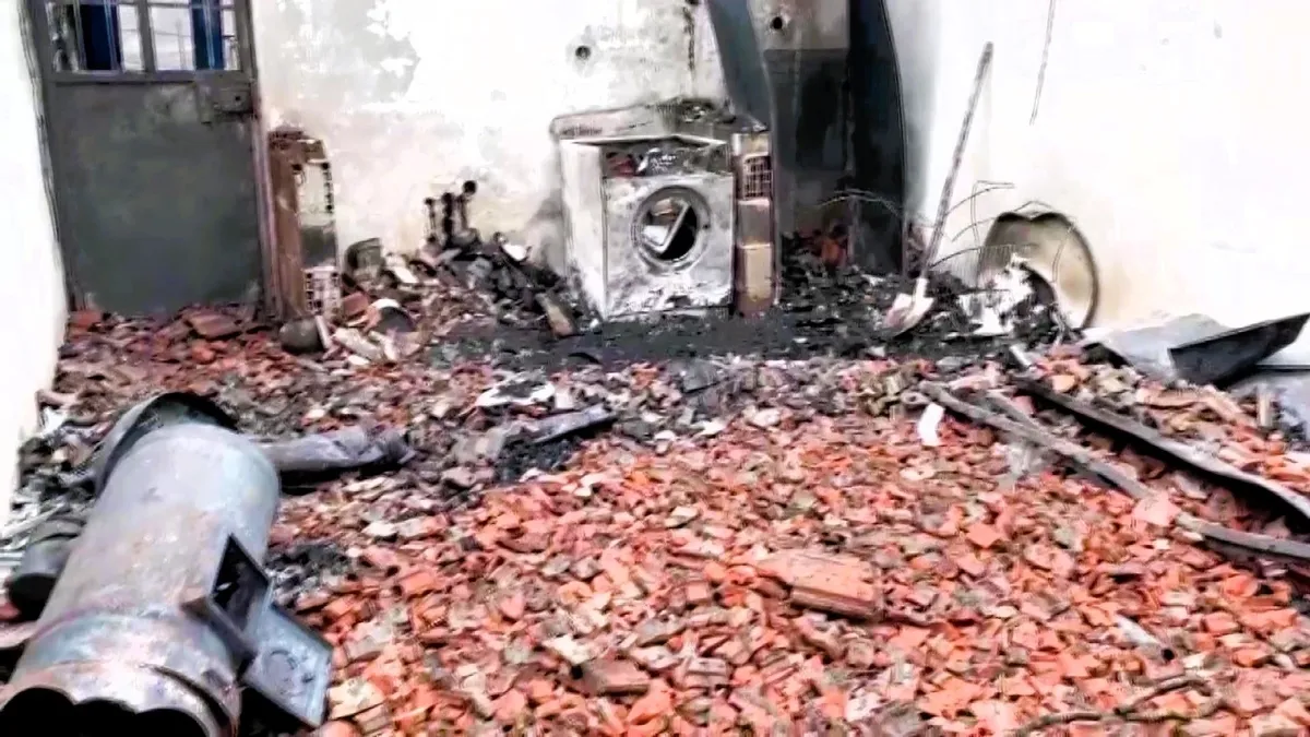 Denizli'de korkunç olay! Küle dönen evin enkazında ceset bulundu