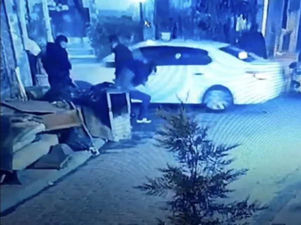 1639896982025.jpg İstanbul’da dehşet anları! Kurşun yağdırdılar - 2