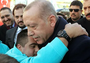 Başkan Erdoğan'ı görür görmez sarıldı!