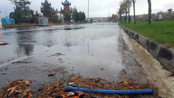 meteorolojiden-bir-firtina-uyarisi-daha-yarin-da-devam-edecek-bircok-ili-ilgilendiriyor-1638199613560.jpg Meteorolojiden bir fırtına uyarısı daha: Yarın da devam edecek! Birçok ili ilgilendiriyor - 1