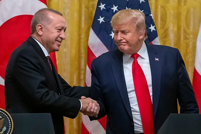baskan-erdogandan-italya-donusu-flas-mesajlar-trump-turkiyeye-gelecek-mi-teror-orgutu-sdgnin-federatif-yapi-ta-1746015519096.jpeg Başkan Erdoğan ile Donald Trump'ın önümüzdeki günlerde yüz yüze görüşmesi bekleniyor. (EPA)