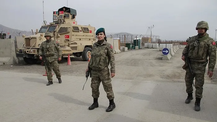 Son dakika: Bakan Hulusi Akar, Afganistanlı mevkidaşı Bismillah Khan Mohammadi ile görüştü - 3