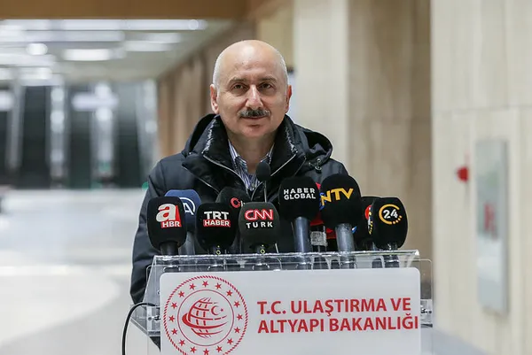Son dakika: Kağıthane-İstanbul Havalimanı metro hattı açılıyor! Ulaştırma ve Altyapı Bakanı Adil Karaismailoğlu tarih verdi - 1