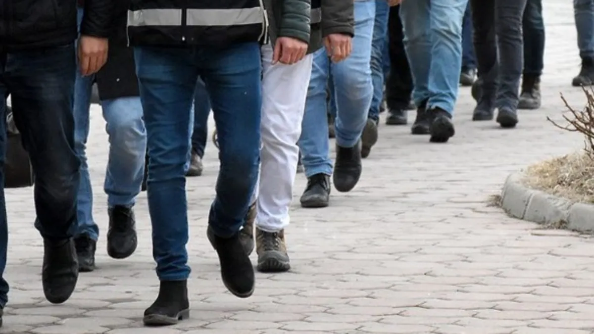 İstanbul merkezli 11 ilde FETÖ operasyonu! 10 tutuklama