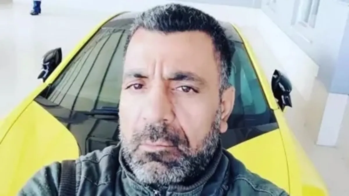 Adana'da ağaca çarpan otomobilin sürücüsü yaşamını yitirdi