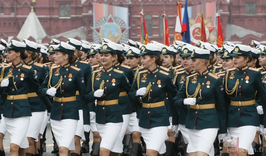 Rusya'daki 9 Mayıs Zafer Günü kutlamalarından renkli görüntüler 7