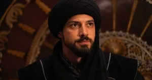 Orhan Bey iki ateş arasında!