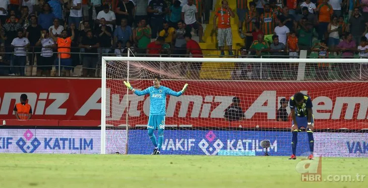 Fenerbahçe savunmasının yaptığı hatalar sonrası Ersun Yanal çileden çıktı! İşte o anlar