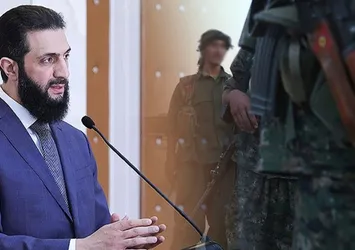 Şara'dan PKK/YPG'ye "çelişki" çıkışı: Suriye, topraklarının bir zerresinden bile vazgeçmeyecek