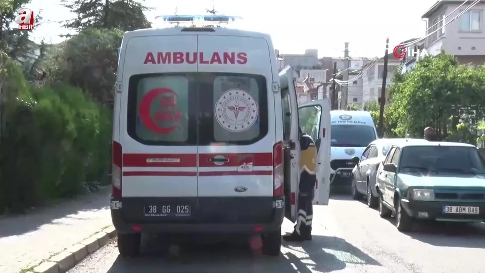 Husumetlisini namaz kılarken boğazını keserek öldürdü