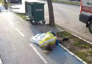 Otomobilden atılan kadın baygın bulundu