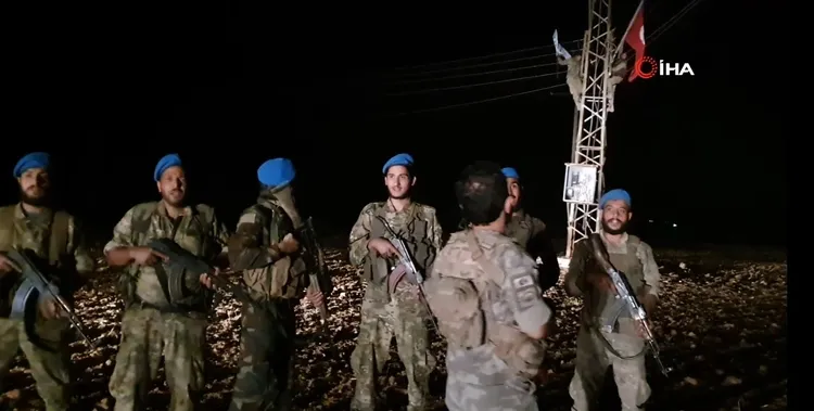 Suriye'de devriye gezen Rus polisinin görüntüleri yayınlandı - 1