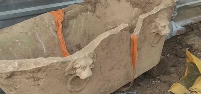 Aydın'da Roma dönemine ait küvet ele geçirildi