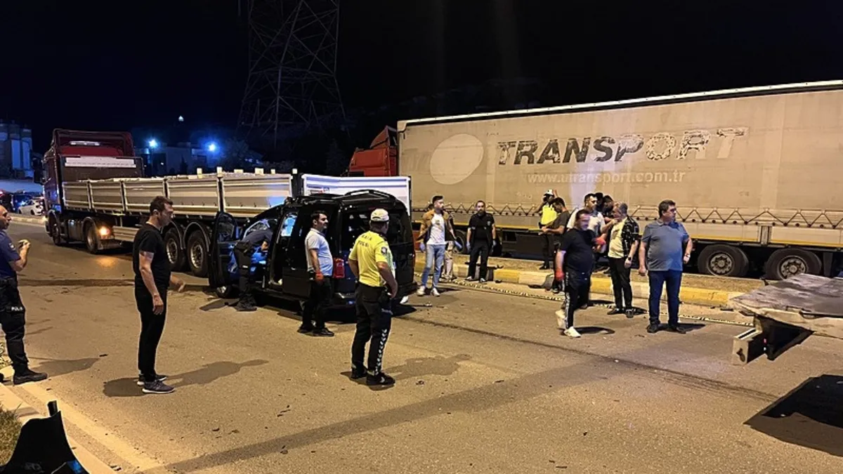 Çankırı’da katliam gibi kaza! Hafif ticari araç TIR’a çarptı: Ölü ve yaralılar var