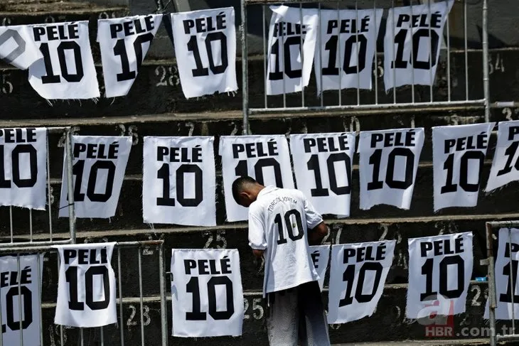Brezilya efsanesi Pele’ye veda etti: Cenazesini öpüp gözyaşı döktüler