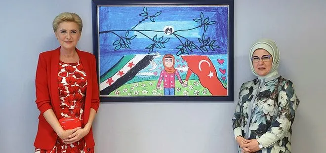 Emine Erdoğan Polonya Cumhurbaşkanı Duda’nın eşi Agata Kornhauser ile PIKTES Ofisi’ni ziyaret etti