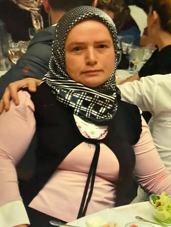 1645104048341.jpg Cin çıkarma seansında ölmüştü! Özge Nur Tekin davasında dehşete düşüren sözler: Sırtına, kalçasına, baldırına... - 4