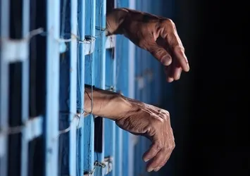Endonezya'da karısını ısırarak öldürdü!
