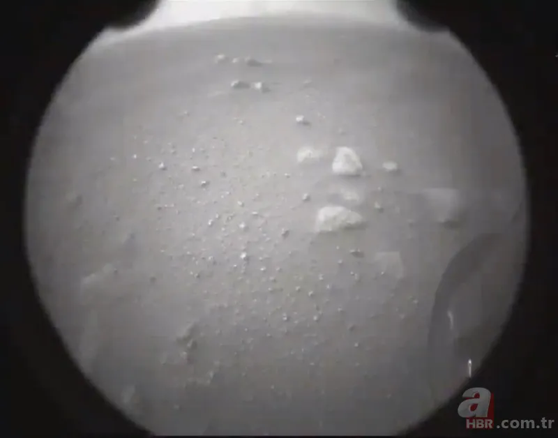 Perseverance Mars’a iniş yaptı! NASA ilk fotoğrafı paylaştı 9